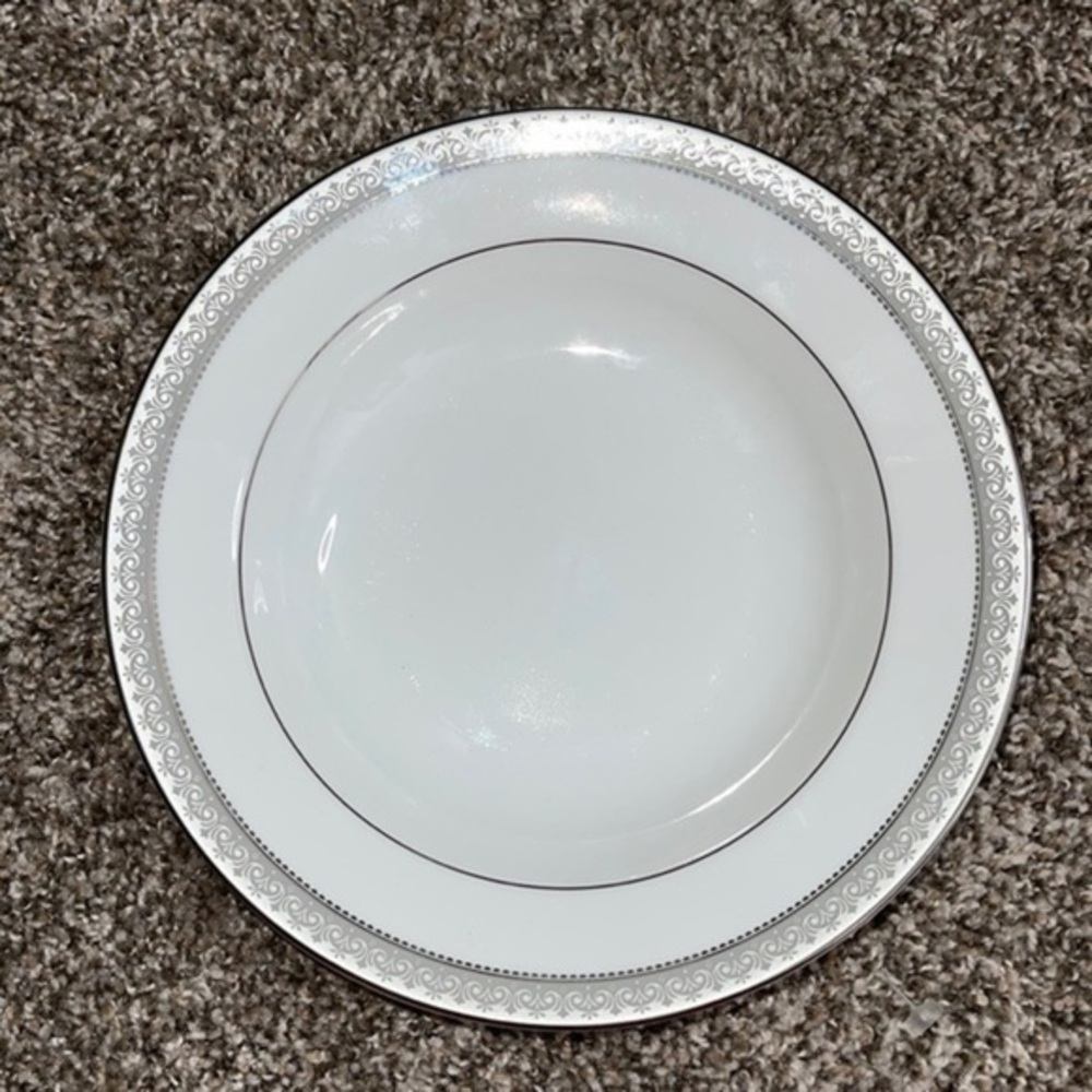 MIKASA PLATINUM CROWN SALAD BOWLS set of 4